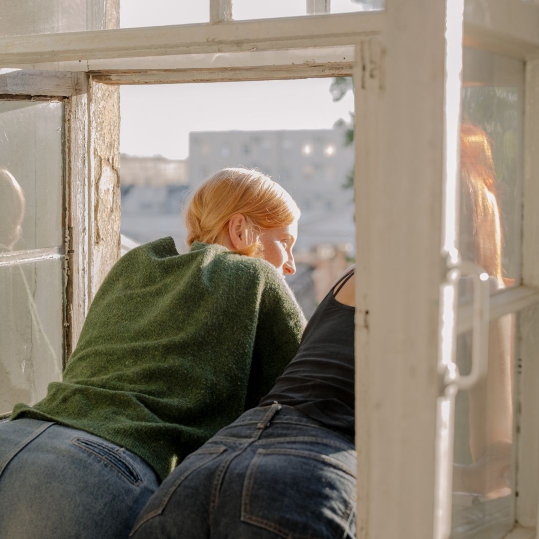 CHICAS VENTANA